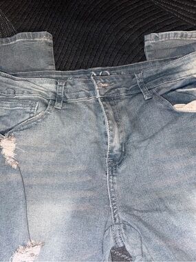 Women’s Skinny Jeans in Light Blue Wash